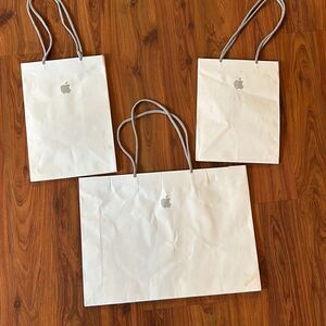 3 Apple shopping bags